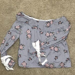 A7 - 374 Long sleeve off the should striped floral blouse top size medium